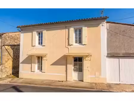 maison de village au coeur de gensac