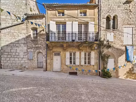 maison de caractère au cœur du charmant village de monflanquin