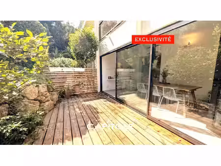 exclusivité: spacieux 2 pièces en rez de jardin au calme à 300 m des plages   2 parkings..