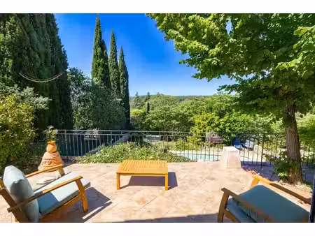 maison de plain-pied avec piscine  vue dominante et potentiel studio indépendant