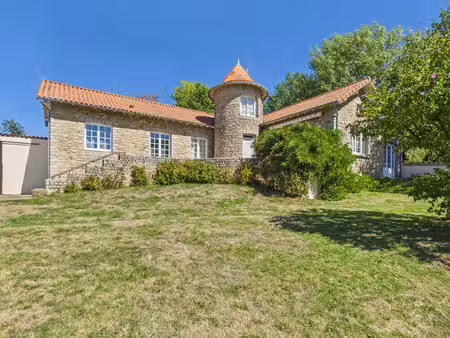 rare opportunité – ensemble immobilier avec potentiel locatif et étang de pêche