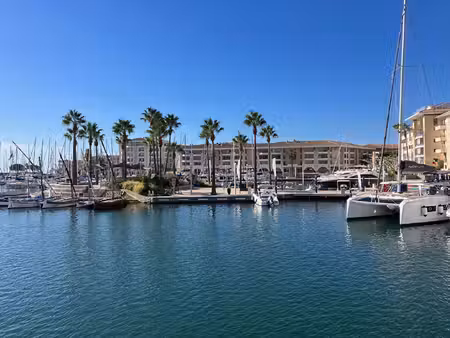 local commercial dans marina de port-fréjus