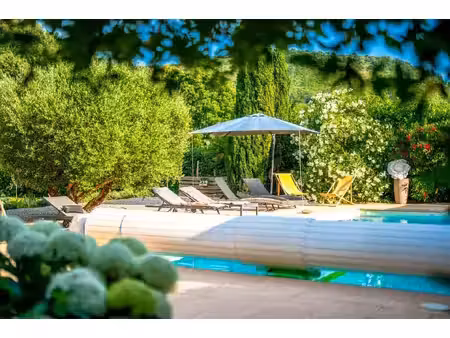 villa de plain pied 4 chambres  1000m² de terrain piscine 10x5