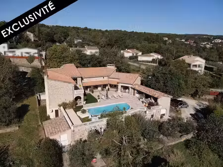 maison de 450 m² sur un terrain de 3000 m² à st etienne de