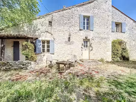 saint-andré-et-appelles – ensemble en pierre avec maison principale  gîte et dépendances