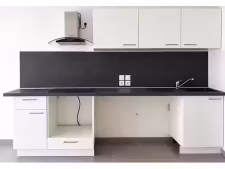 t4 avec balcon et garage à annemasse