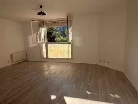 3 pieces avec balcon - la condamine