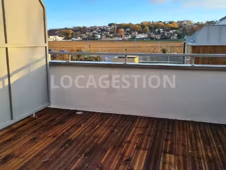 t3 duplex- terrasse - recent avec deux parkings