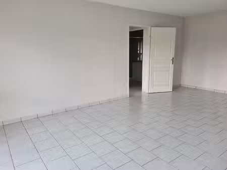 investisseur : un appartement t2 centre ville de forges-les-