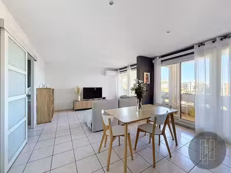 exclusivite villeurbanne - t4 de 92 m² avec balcon  vue dégagée  garage et cave