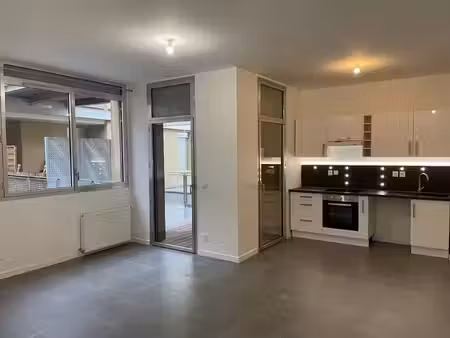 t2 avec balcon et garage