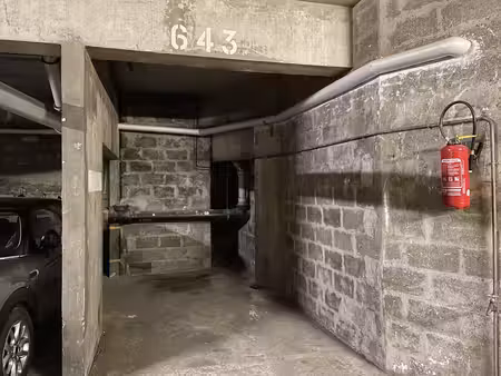 une bonne solution pour se garer rue de la croix nivert | honoraire offert !