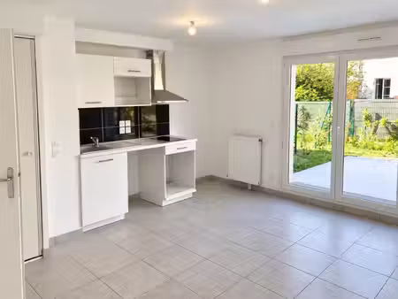t3 en duplex avec jardin et parking à etampes