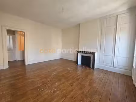 location locaux professionnels 8 pièces 251.8 m² à agen (47000)  1 934 €