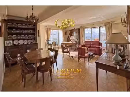 appartement 121 m² - 3 chambres - étage élevé - 2 balcons sud et ouest - versailles