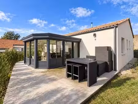 vente maison à landeronde (85150) : à vendre / 114m² landeronde