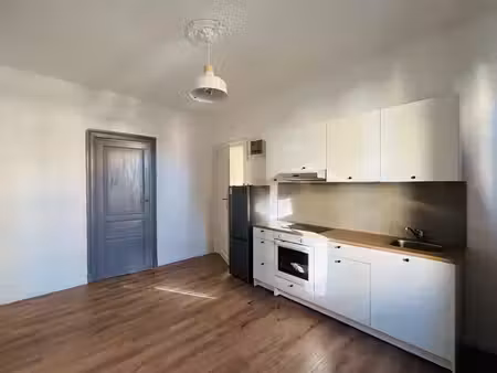 appartement 100% rénové à hankar