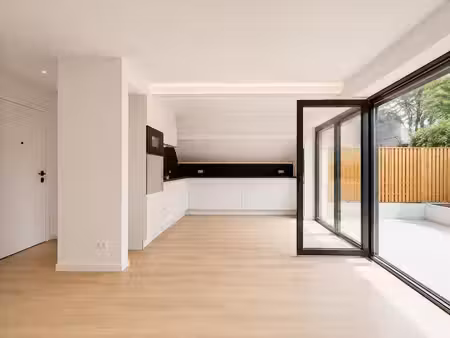 appartement 2 chambres remis à neuf avec jardin
