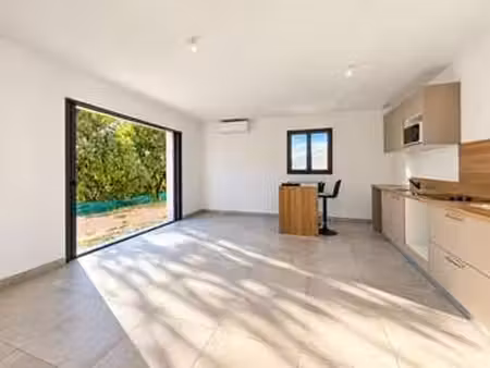 vente maison à rocbaron (83136) : à vendre / 81m² rocbaron