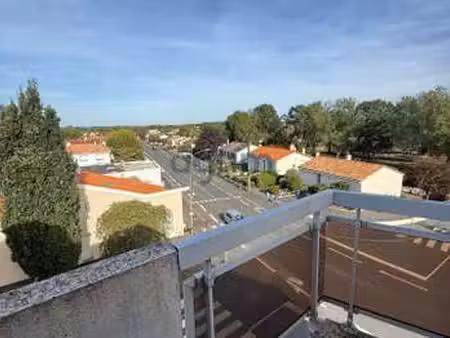 location appartement 2 pièces à montaigu (85600) : à louer 2 pièces / 51m² montaigu