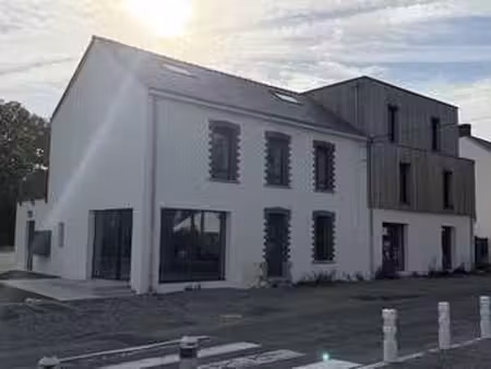 location bureaux et commerces à treillières (44119) : à louer / treillières