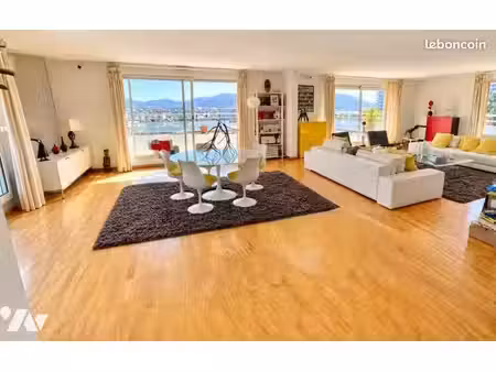 appartement 4 pièces 160 m²