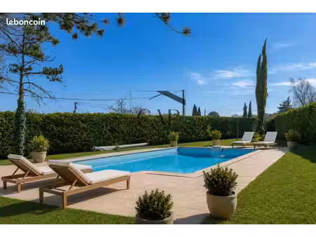 propriété 7 pièces 194 m²