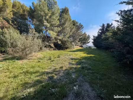 terrain sur velaux