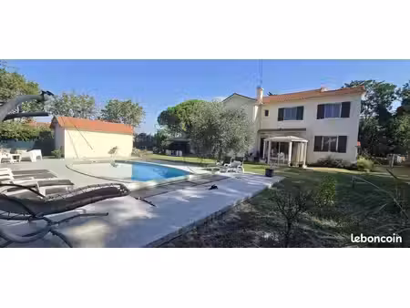 propriété 9 pièces 228 m²