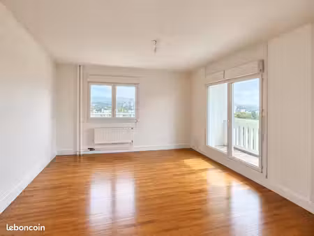 appartement 3 pièces 69 m²