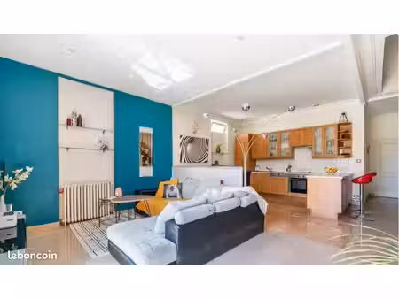 appartement esprit maison 98m² avec terrasse  véranda et garage privé