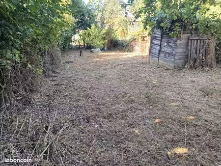 terrain 595 m² charentay