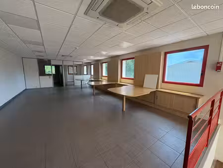 a vendre / à louer   bâtiment de 200 m² à usage de bureaux