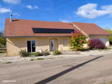 maison de plain-pied  133 m² sur 1800 m2 de terrain plat