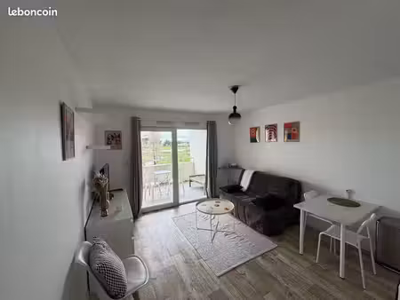 studio meublé avec terrasse