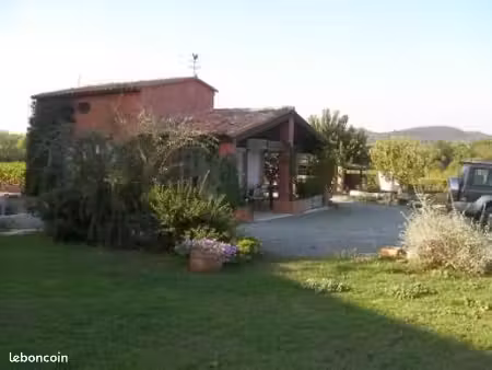 petite bastide 42m² (+ piscine dans un petit hameau chaleureux et avec espaces extérieurs)