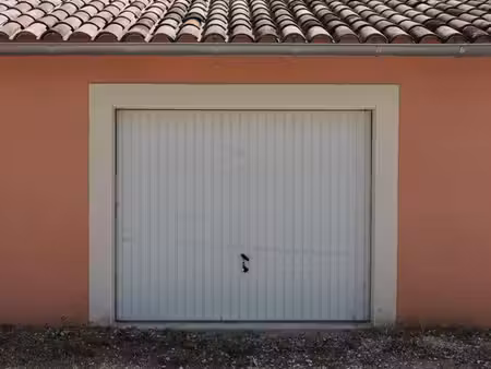 garage à louer de 23 m2 à sorrèze