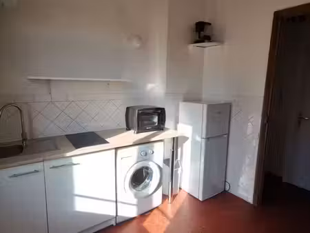 agréable t1 meublé bien situé centre hyeres