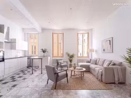 t3 de 75 m² avec cour privative - marseille 6e - préfecture / cours julien