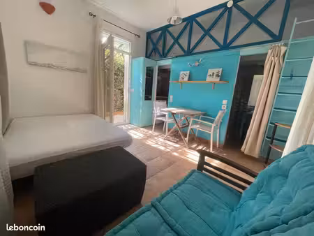 joli studio meublé + terrasse