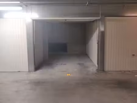 box / garage