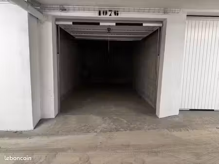 garage à louer au terrasses du parc bat f1 et f2