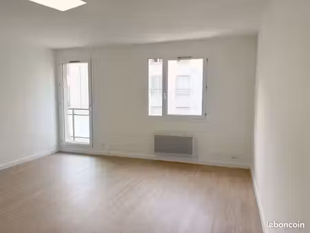 t2 rénové 50 48 m² - balcon ouest  ascenseur et parking inclus - lyon 8