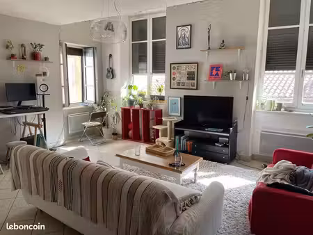 appartement 3 pièces quais du rhône