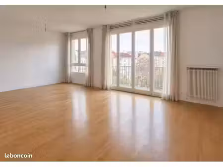 4 pièces · 115 m²4 pièces  115 m² · villeurbanne 69100 · quartier maisons neuves
