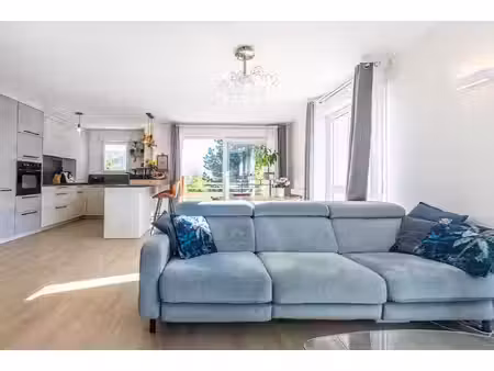 agence immobiliere laforet - 'frangipanier' - exclusivite - charvonnex - appartement duple