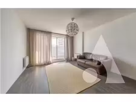 f4 en duplex en plein centre-ville + parking privé