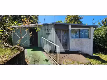 maison t2 à rénover sur terrain de 384 m² avec vue mer - proche du centre-ville de petite-