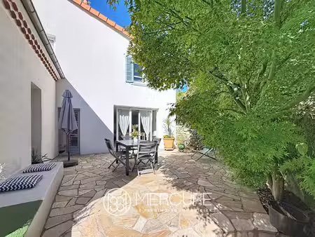 maison de luxe à vendre à royat