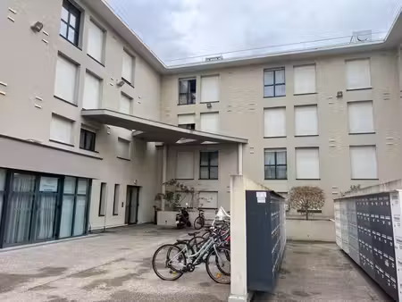 investissement locatif – studio étudiant avec parking – aix-en-provence